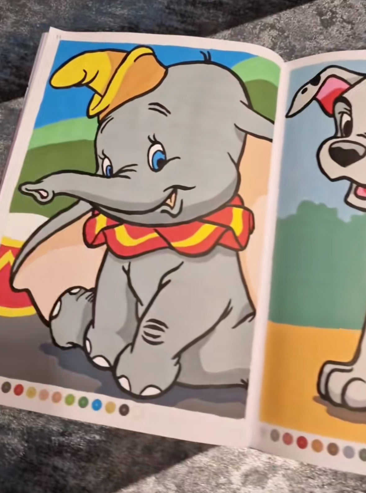 DISNEY COLORING BOOK - BABIES