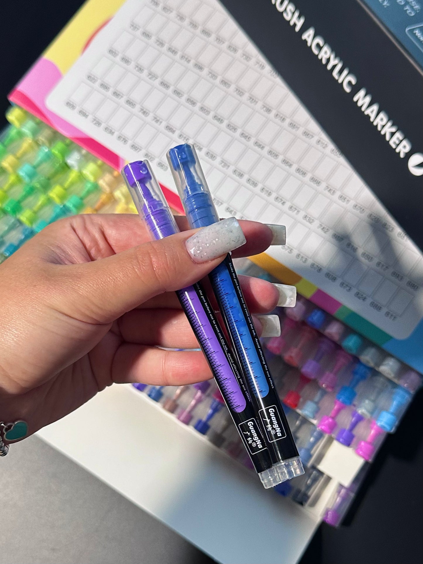 ACRYLIC MARKERS - 120 COLORS